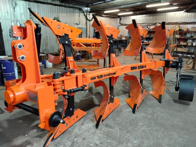 Плуг навесной оборотный 3/35+1 купить в Ставрополе – «БДН-АгроКубань»