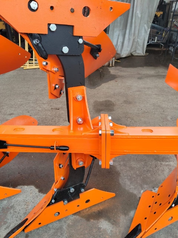 Плуг навесной оборотный 3/35+1 купить в Ставрополе – «БДН-АгроКубань», 7