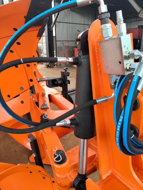 Плуг навесной оборотный 3/35 купить в Ставрополе – «БДН-АгроКубань», 3