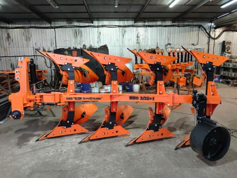 Плуг навесной оборотный 3/35+1 купить в Ставрополе – «БДН-АгроКубань», 2