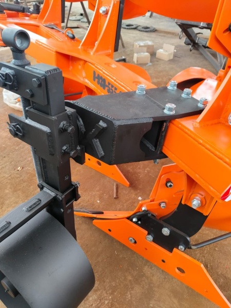 Плуг навесной оборотный 3/35 купить в Ставрополе – «БДН-АгроКубань», 5